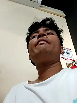 Snapshot of _Ottis_ chatting on 03-09-25, 09:57 Ottis online show from 03-09-25, 09:57