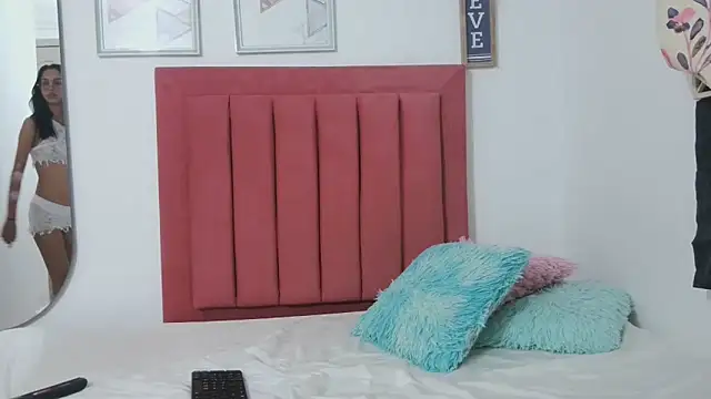 Sophie and andress online show from 04-23-26, 01:45