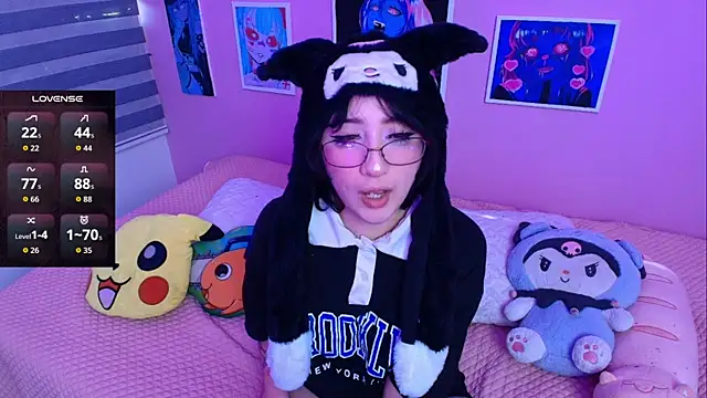 Miwa violet online show from 12-16-25, 08:35