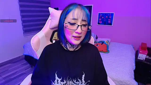 Snapshot of Miwa_violet chatting on 05-02-26, 02:39 Miwa violet online show from 05-02-26, 02:39