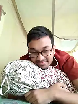 Snapshot of THE_NAKED_BOY chatting on 01-25-25, 03:19 THE NAKED BOY online show from 01-25-25, 03:19