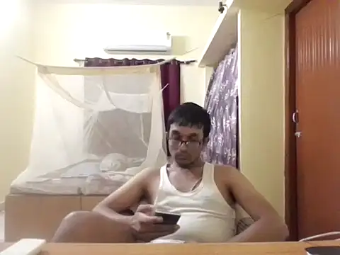 Snapshot of THE_NAKED_BOY chatting on 09-18-25, 02:09 THE NAKED BOY online show from 09-18-25, 02:09