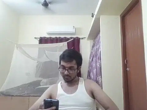 Snapshot of THE_NAKED_BOY chatting on 11-04-25, 02:32 THE NAKED BOY online show from 11-04-25, 02:32