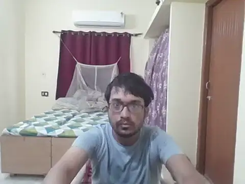 Snapshot of THE_NAKED_BOY chatting on 06-09-26, 04:13 THE NAKED BOY online show from 06-09-26, 04:13