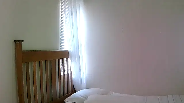 Snapshot of Miahotmilf chatting on 02-22-25, 04:40 Miahotmilf online show from 02-22-25, 04:40