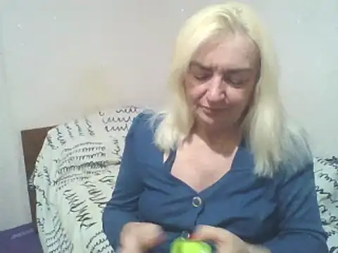 Snapshot of Meri798 chatting on 10-23-25, 11:47 Meri798 online show from 10-23-25, 11:47