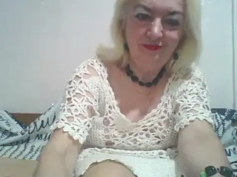 Snapshot of Meri798 chatting on 11-05-25, 03:53 Meri798 online show from 11-05-25, 03:53