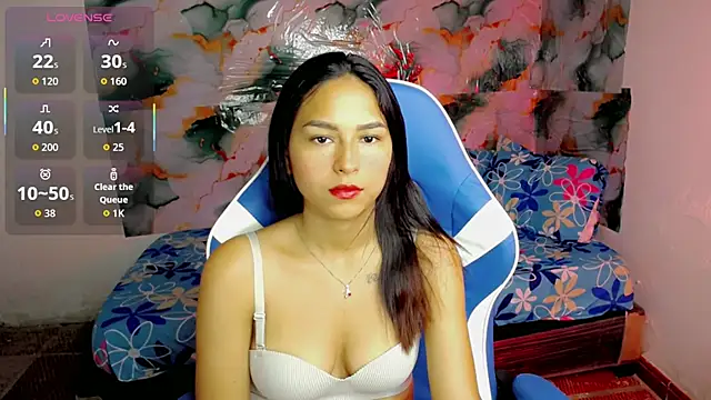 Snapshot of Emma-mae chatting on 02-16-26, 03:54 Emma-mae online show from 02-16-26, 03:54