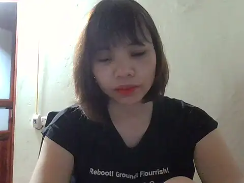 Angela-Eira online show from 10-04-25, 09:49