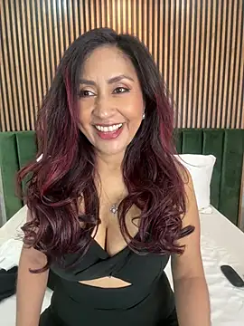 Snapshot of MonicaMoret chatting on 03-19-26, 12:49 MonicaMoret online show from 03-19-26, 12:49