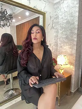 Snapshot of MonicaMoret chatting on 04-01-26, 01:41 MonicaMoret online show from 04-01-26, 01:41