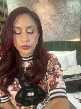 Snapshot of MonicaMoret chatting on 07-01-26, 12:27 MonicaMoret online show from 07-01-26, 12:27
