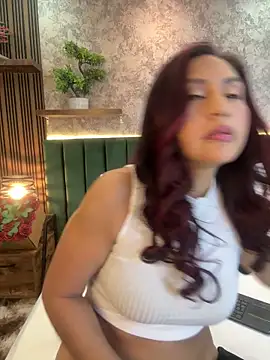 Snapshot of MonicaMoret chatting on 06-18-26, 12:32 MonicaMoret online show from 06-18-26, 12:32
