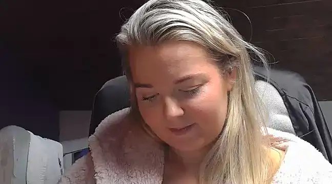 Snapshot of Jessica69G chatting on 01-28-25, 01:59 Jessica69G online show from 01-28-25, 01:59