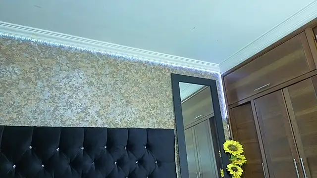 stella xue online show from 11-07-25, 10:03