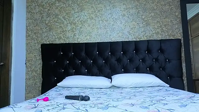 stella xue online show from 11-04-25, 10:46