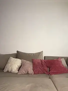 Snapshot of belle98 chatting on 12-30-24, 11:37 belle98 online show from 12-30-24, 11:37