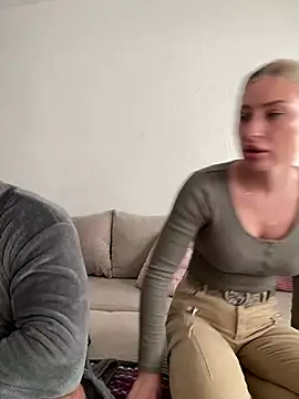 Snapshot of belle98 chatting on 03-20-25, 02:42 belle98 online show from 03-20-25, 02:42