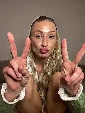 belle98 online show from 12-13-25, 08:04