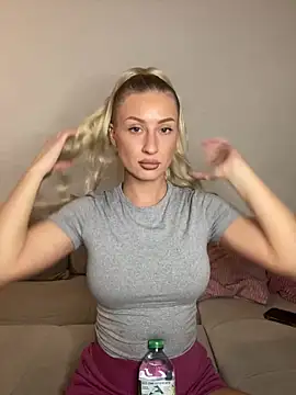 Snapshot of belle98 chatting on 09-29-25, 07:19 belle98 online show from 09-29-25, 07:19