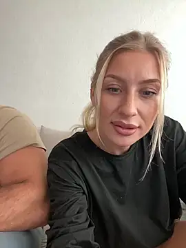 Snapshot of belle98 chatting on 10-17-25, 01:35 belle98 online show from 10-17-25, 01:35