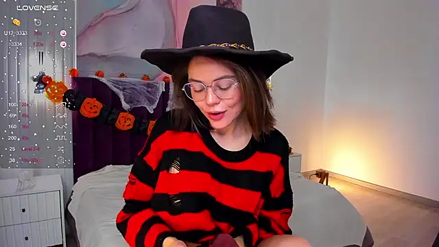 Kelly Cuutie online show from 10-26-25, 01:06