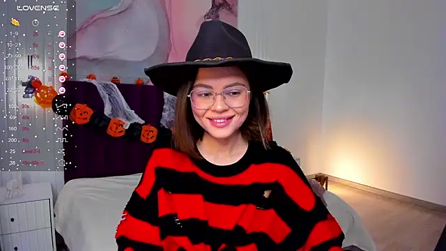 Kelly Cuutie online show from 10-25-25, 12:54