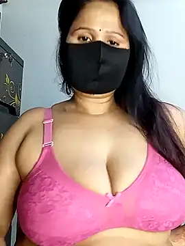 Snapshot of Tishani chatting on 02-05-25, 12:49 Tishani online show from 02-05-25, 12:49