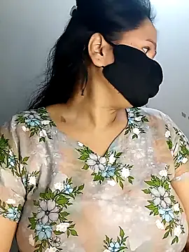 Snapshot of Tishani chatting on 02-18-25, 01:32 Tishani online show from 02-18-25, 01:32