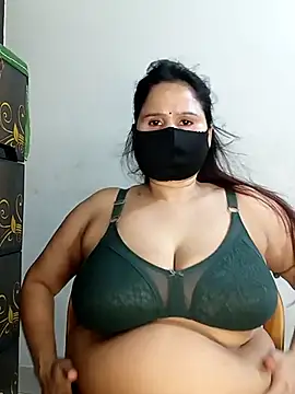 Snapshot of Tishani chatting on 09-12-25, 04:51 Tishani online show from 09-12-25, 04:51