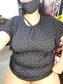 Snapshot of Tishani chatting on 03-05-26, 03:52 Tishani online show from 03-05-26, 03:52