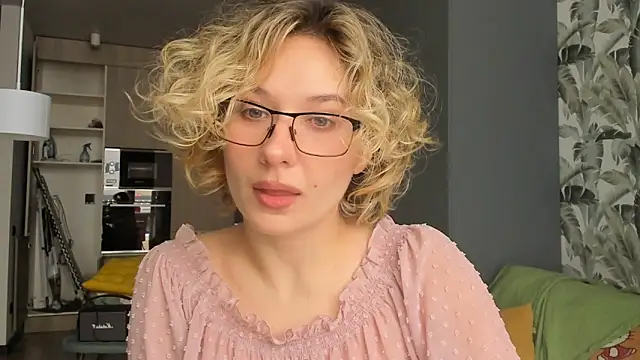 Lilith lutherlow online show from 02-14-26, 01:11