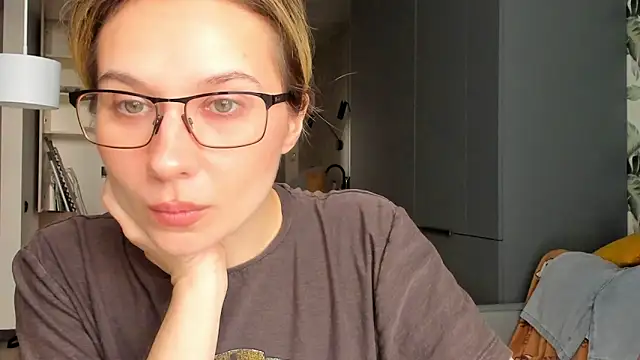 Snapshot of Lilith_lutherlow chatting on 04-15-26, 02:21 Lilith lutherlow online show from 04-15-26, 02:21