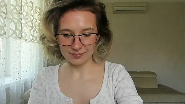 Snapshot of Lilith_lutherlow chatting on 05-26-26, 01:09 Lilith lutherlow online show from 05-26-26, 01:09