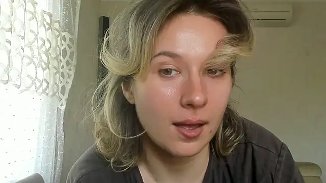 Snapshot of Lilith_lutherlow chatting on 06-17-26, 02:38 Lilith lutherlow online show from 06-17-26, 02:38