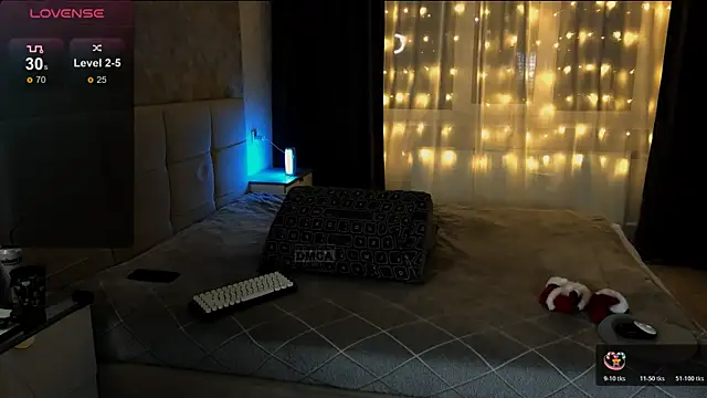 RoxieCrash online show from 12-20-25, 05:27