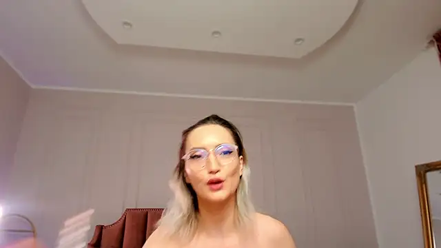 CharmingAnnie online show from 10-08-25, 05:46