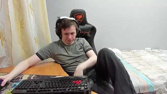 iliaskrislove online show from 03-08-26, 01:33