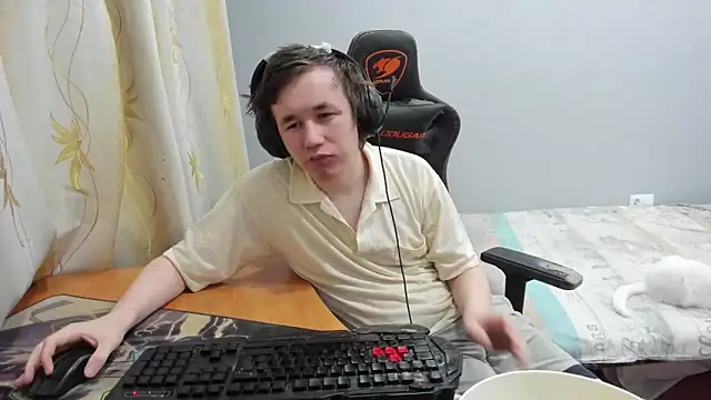 Snapshot of iliaskrislove chatting on 02-21-26, 12:12 iliaskrislove online show from 02-21-26, 12:12