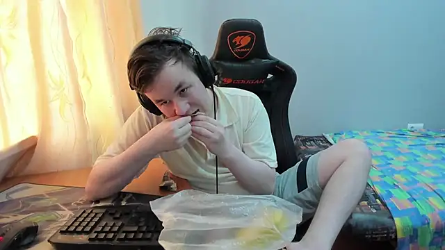 iliaskrislove online show from 07-17-26, 10:56