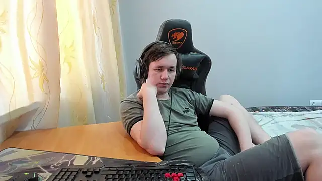 iliaskrislove online show from 04-12-26, 01:14