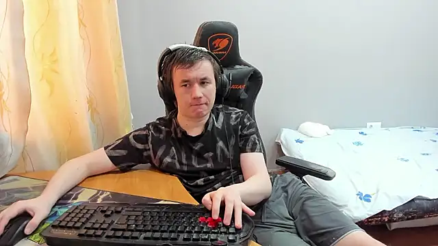 Snapshot of iliaskrislove chatting on 01-13-26, 10:30 iliaskrislove online show from 01-13-26, 10:30