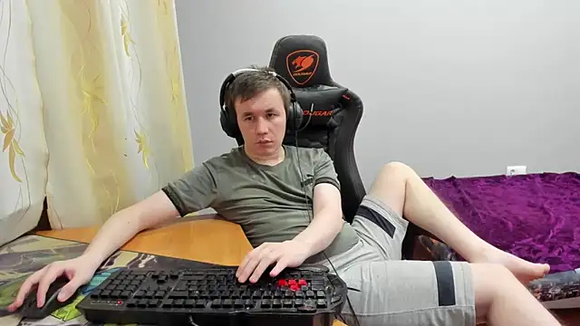 Snapshot of iliaskrislove chatting on 12-19-25, 06:32 iliaskrislove online show from 12-19-25, 06:32