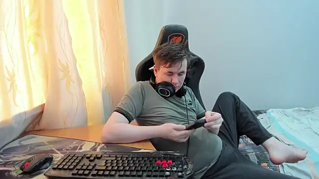 iliaskrislove online show from 06-06-26, 12:43