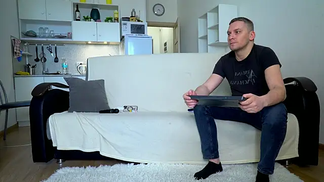 Snapshot of littlesweettifany chatting on 03-17-25, 12:46 littlesweettifany online show from 03-17-25, 12:46