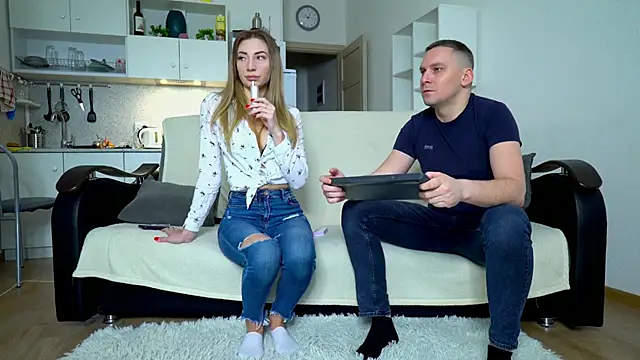 Snapshot of littlesweettifany chatting on 01-21-25, 11:03 littlesweettifany online show from 01-21-25, 11:03