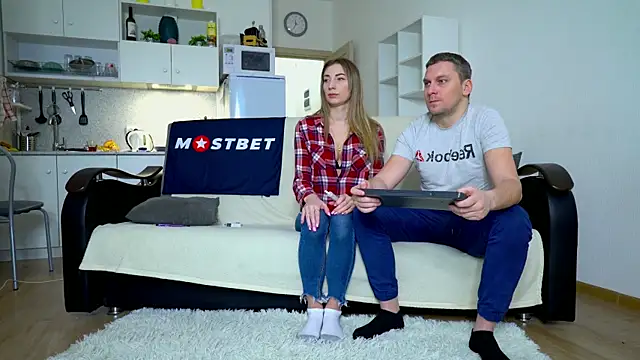 Snapshot of littlesweettifany chatting on 12-25-24, 09:34 littlesweettifany online show from 12-25-24, 09:34