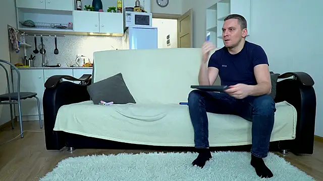 Snapshot of littlesweettifany chatting on 02-11-25, 12:04 littlesweettifany online show from 02-11-25, 12:04