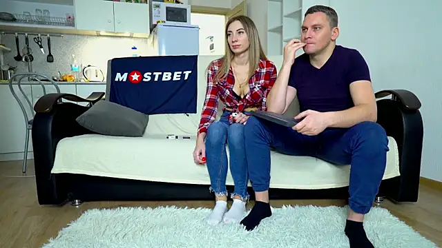 Snapshot of littlesweettifany chatting on 01-14-25, 01:17 littlesweettifany online show from 01-14-25, 01:17