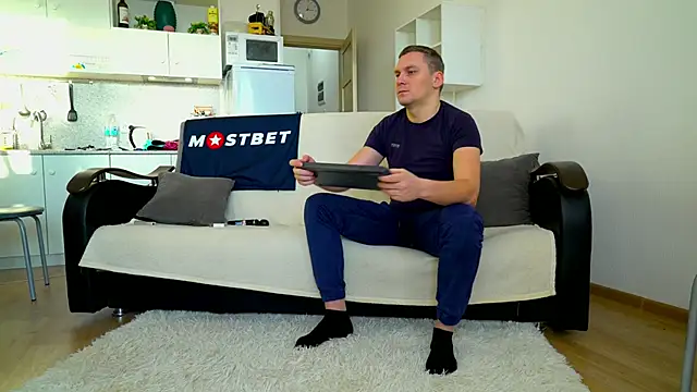 Snapshot of littlesweettifany chatting on 12-18-24, 08:53 littlesweettifany online show from 12-18-24, 08:53